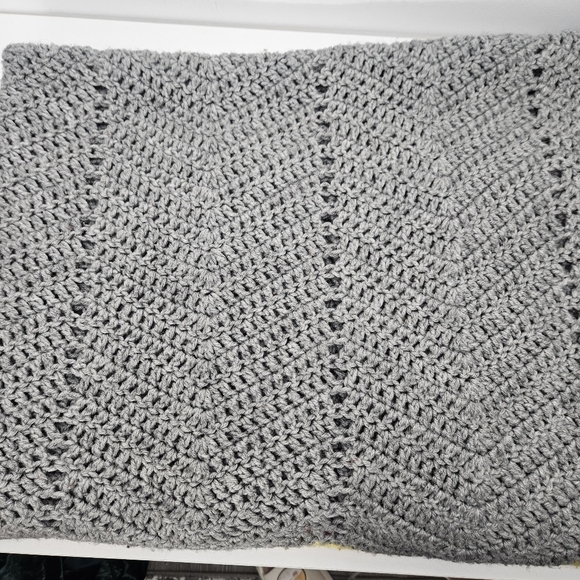 Handmade crochet throw gryffindor - Picture 3 of 4